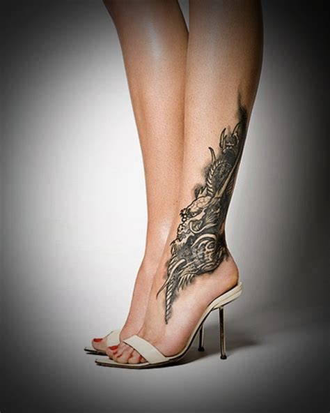 126 Cute, Sexy & Bold Tattoos on Legs for Ladies